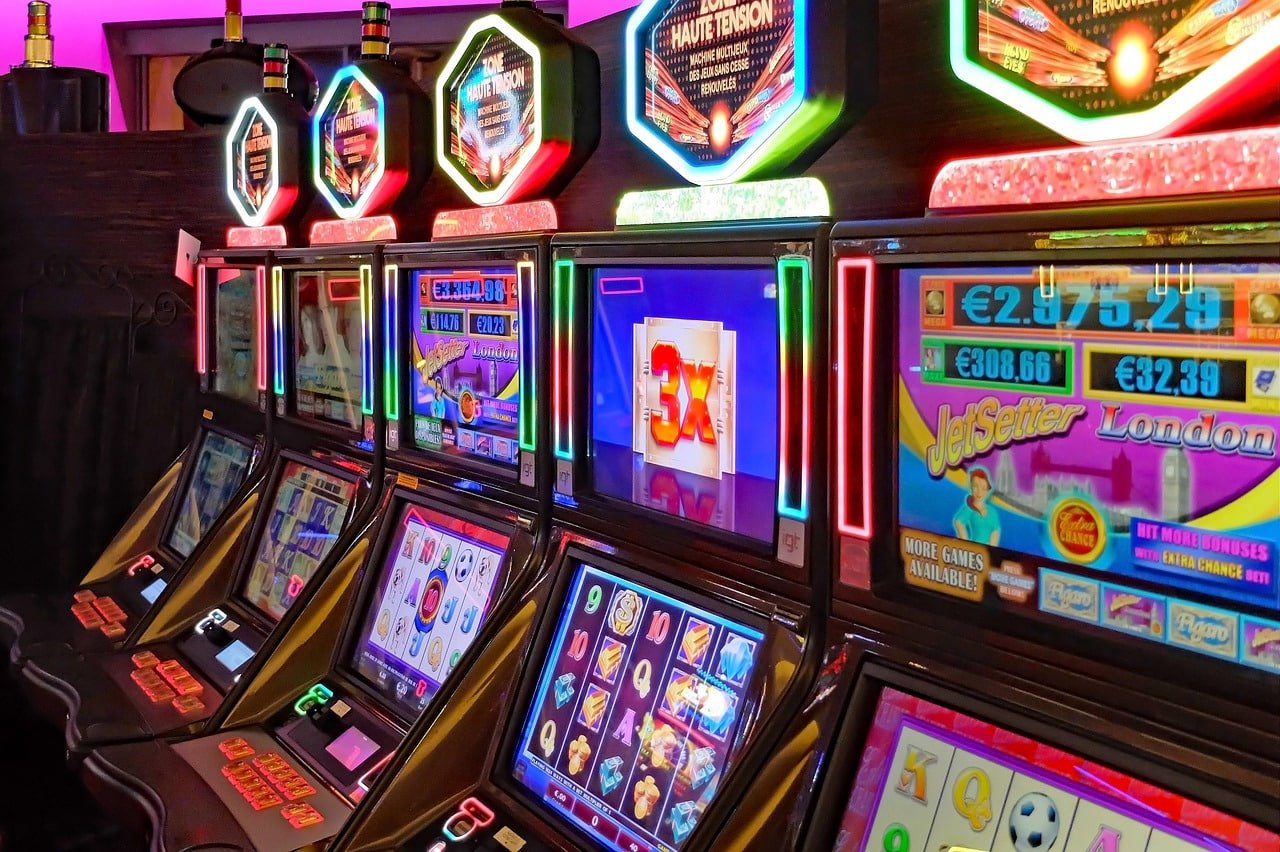 Mobile device showing PG Soft game running with HD video stream and live dealer interface